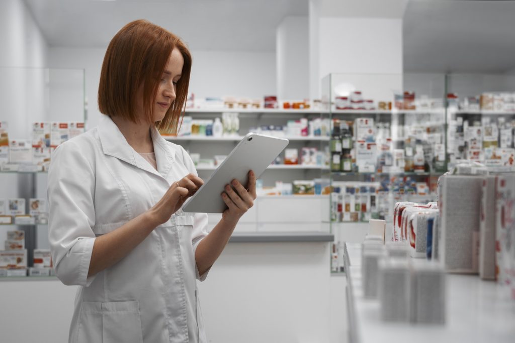 claves antes de comprar una farmacia